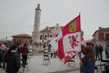 Puente y Barcones protagonizan la ofrenda floral en Villalar