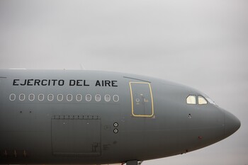 Aterriza el primer avión militar con 204 evacuados desde Líbano