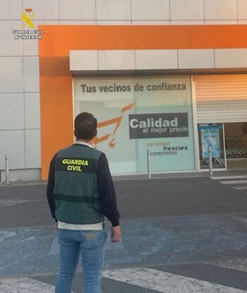 Dos detenidos en Íscar por intentar robar en un supermercado