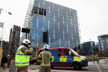 Hallan un paquete sospechoso en la Embajada de EEUU en Londres