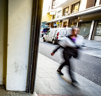 Una pareja denuncia una agresión homófoba con patadas y golpes