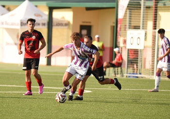 El Real Valladolid Promesas
golea al CD La Cistérniga (5-0)