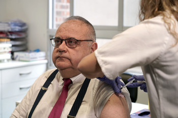 Sanidad inicia la vacunación de la gripe y de la covid