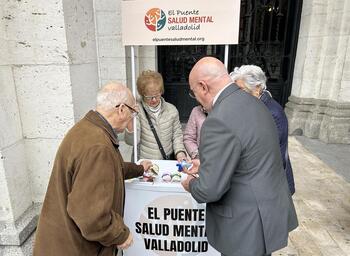 El Puente Salud Mental repartirá este jueves muñecas 'Micaela'