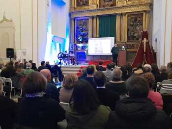 Lleno en la presentación del anuario cofrade de Medina