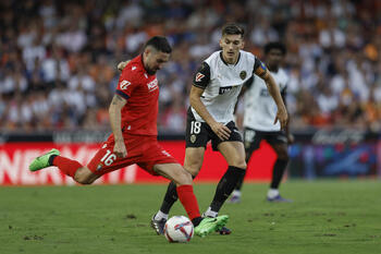 Osasuna suma su primer punto como visitante en Mestalla