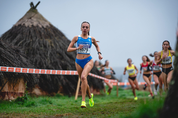 Claudia Gutiérrez, segunda en sub-18 en el Cross de Itálica