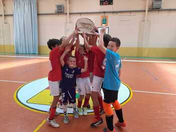 El Docendo Chelva FS se alza con la Pedrajas Futsal Cup