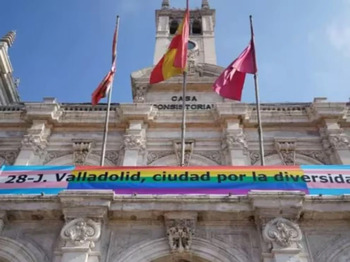 Carnero replica a Puente por acusarle de homofobia