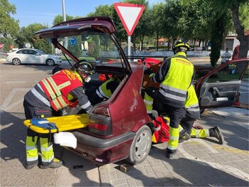 Excarcelada una mujer tras una colisión entre dos turismos