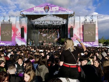 10.000 personas desafiaron a la lluvia en el Monoloco