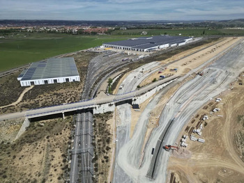 Transporte y logística crecen en empresas e instalaciones