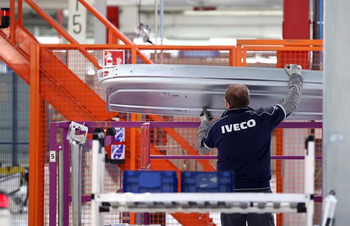 Iveco reanuda su actividad sin turno de noche de camiones