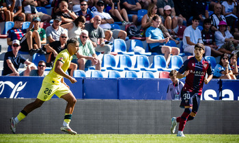 Víctor Fernández debuta en Segunda con el Levante con 16 años