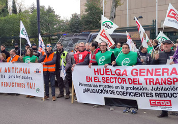 Csif se concentra y rechaza los acuerdos en el transporte