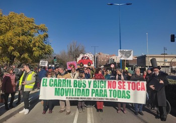 Movilización en defensa del carril bici de Isabel la Católica