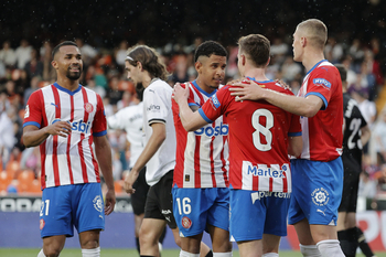 El Girona será tercero tras vencer con autoridad en Mestalla