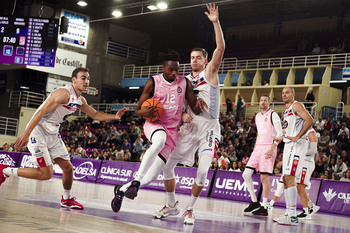 El Real Valladolid Baloncesto no puede con Obradoiro (72-76)