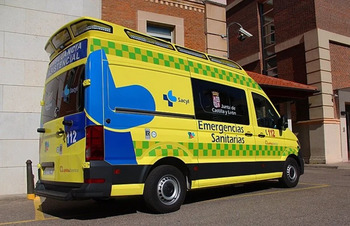 Tres heridos al chocar dos coches en la avenida de Zamora