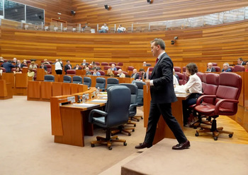 El PP critica que el PSOE vote contra el blindaje de servicios