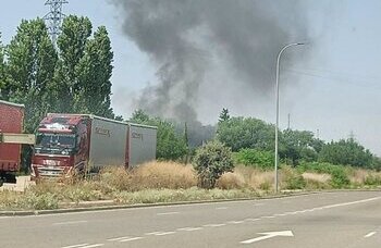 Los Bomberos intervienen en un incendio en Juana Jugan