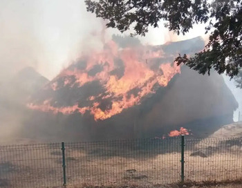 El fuego de El Raso arrasa dos de las casas del castro celta