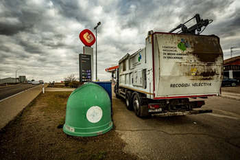 El PSOE afea que se quiera privatizar la basura en 5 pueblos