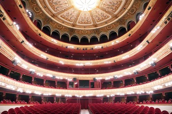 La Academia de las Artes Escénicas premia al Teatro Calderón